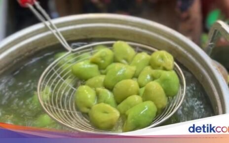 Jajan Klepon Gianyar Legendaris di Festival 'Kampoeng Legenda'