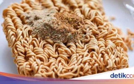 Bahaya! Bocah Ini Tewas Usai Makan 3 Bungkus Mie Instan Mentah