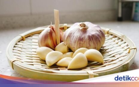 5 Cara Mudah Kurangi Aroma dan Rasa Bawang Putih yang Kuat