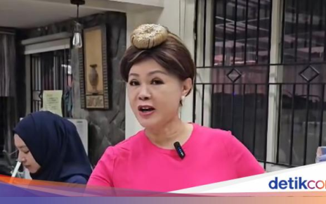 10 Gaya Nyentrik Ci Mehong, Pakai Rambut Donat hingga Kostum Mermaid