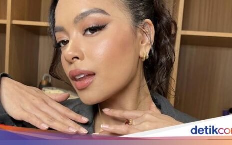 Eva Celia Kulineran Bareng Sophia Latjuba dan Demas Narawangsa