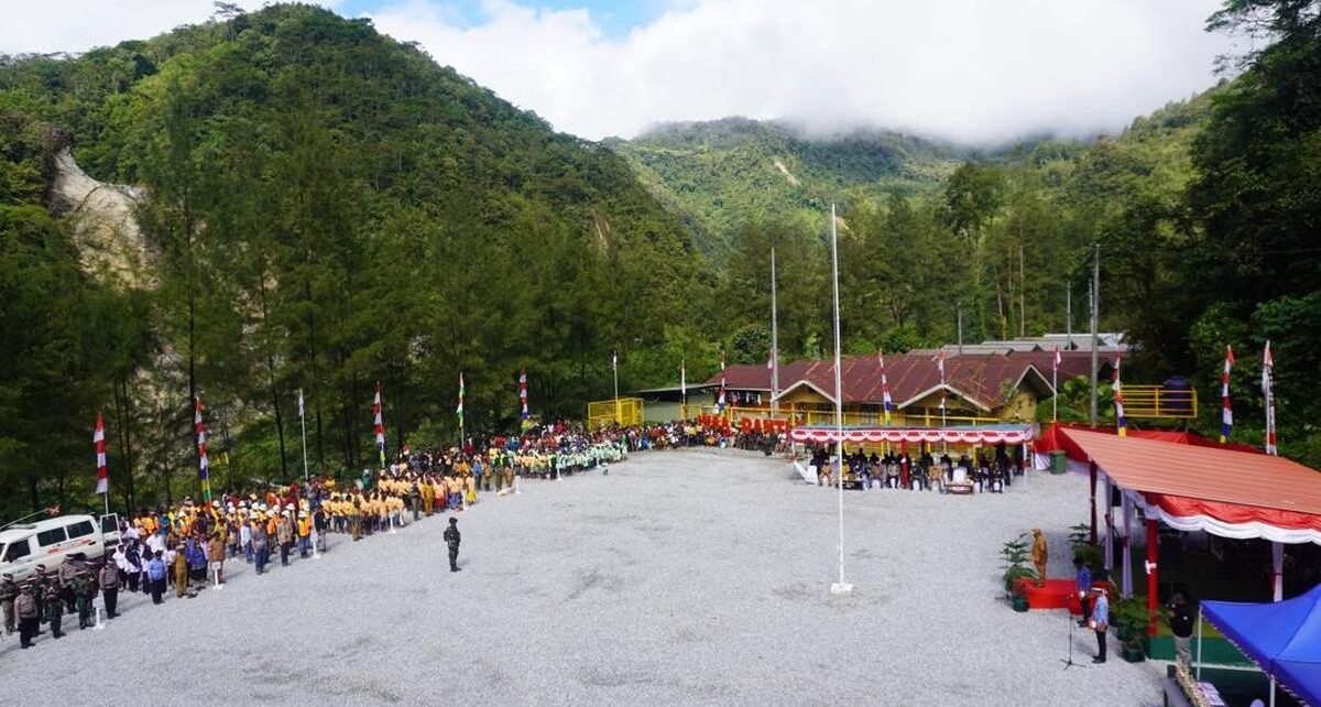 Kisah di Balik Pengibaran Bendera Merah Putih di Kampung Banti Papua