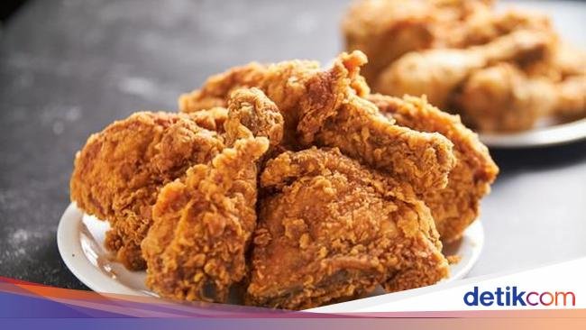 Gegara Beri Diskon Makan 50% untuk Staf, Manajer Resto Ini Dipecat