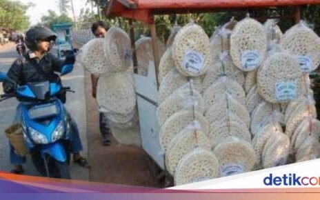 Sebelum Lomba Makan Kerupuk 17 Agustus, Intip Dulu Meme Kocaknya!