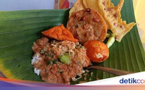 Legendaris di Madiun! Ini Pecel Mbok Kuning yang Sedap Sejak 1965