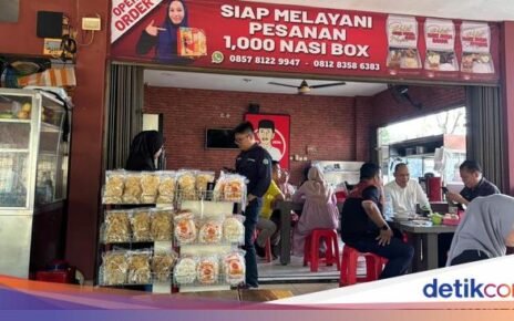 Puas Kenyang! Makan Soto Betawi Legendaris di Jaksel