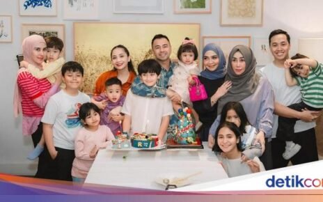 Spesial! Raffi Nagita Rayakan Ultah Rafathar dengan Makan Malam Keluarga