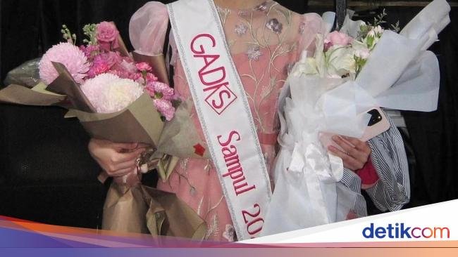 10 Potret Putri Cantik Cut Tari, Sydney Azkassyah saat Kulineran
