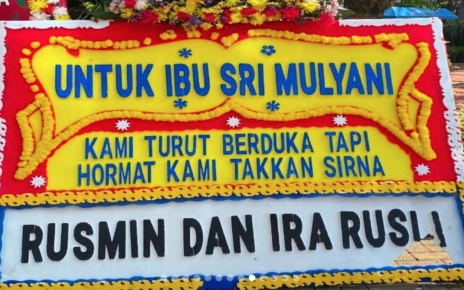 Sri Mulyani Panen Dukungan Karangan Bunga Usai Rumah Dijarah