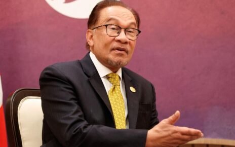 Malaysia Turunkan Harga BBM RON 95 Jadi Rp7.800 per Liter
