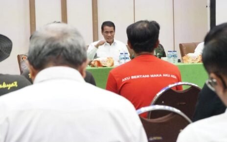 Mentan Amran Beri Solusi Cepat Ribuan Petani Pendemo