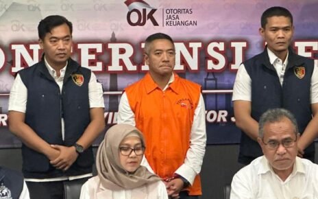 Profil Adrian Gunadi, Bos Pinjol Bangkrut yang Jadi Tahanan OJK
