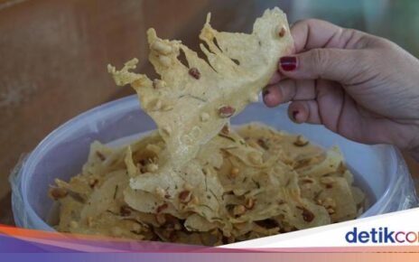 Keistimewaan Peyek Bu Cetarrr Milik Ibu Syahrini Seharga Rp 200.000