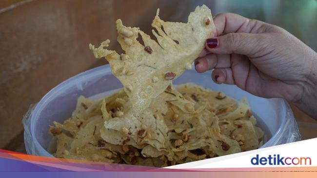 Keistimewaan Peyek Bu Cetarrr Milik Ibu Syahrini Seharga Rp 200.000