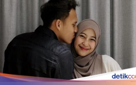 Gaya Adiba Khanza Saat 'Cafe Hopping' di Jakarta hingga Bandung