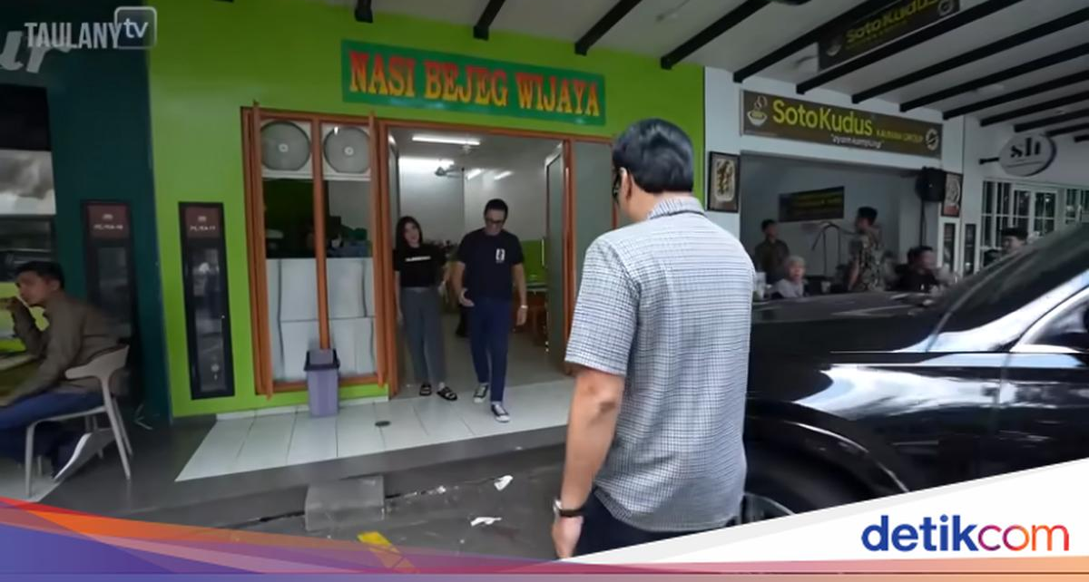 Andre Taulany Kalap Makan di Warung Nasi Ussy dan Andhika Pratama