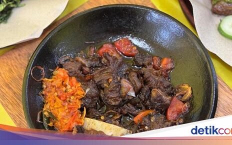 Iga Bakar yang Baru Buka di Tebet Ini Laris 30 Kg Setiap Harinya!