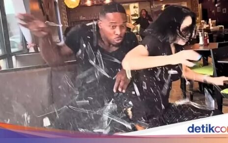 Buntut Insiden Ditabrak Mobil Saat Review, Vlogger Tuntut Resto Rp 16,5 M!