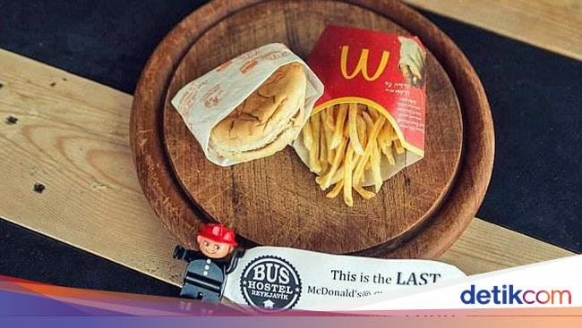 Gerainya Tutup 16 Tahun Lalu, Burger McD Ini Berakhir Jadi Fosil