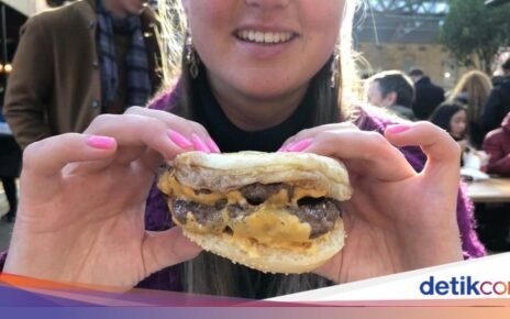 Ternyata Begini Posisi Jari yang Benar untuk Pegang Burger