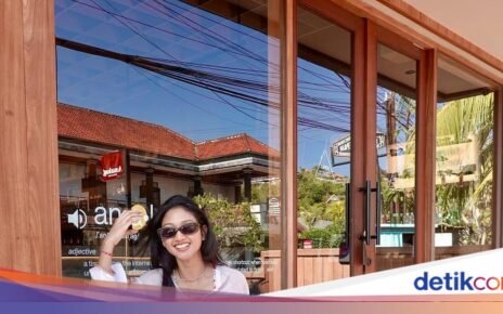 Rising Star Claresta Taufan Hobi Hangout di Kafe Bali
