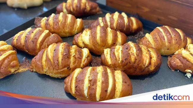 Salt Bread Isi Krim Susu hingga Garlic Cheese Hits di Bakery Korea