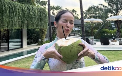 Enzy Storia Kulineran Bareng Bestie, Minum Matcha hingga Piknik Seru