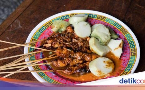 Foodies! Ini 10 Makanan Indonesia Favorit Mark Wiens yang Layak Dicoba