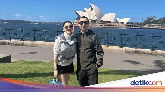 Keseruan Angel Karamoy Saat Kulineran di Sydney hingga Swiss