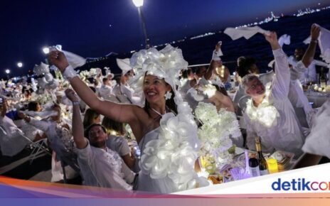 Makan Malam Rahasia Serba Putih 'Diner en Blanc' Kembali Hiasi New York