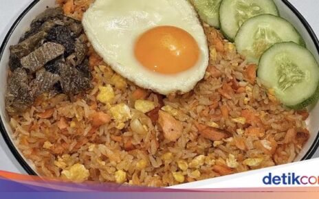 Resep Nasi Goreng Salmon Krispi Buat Menu Sarapan Spesial