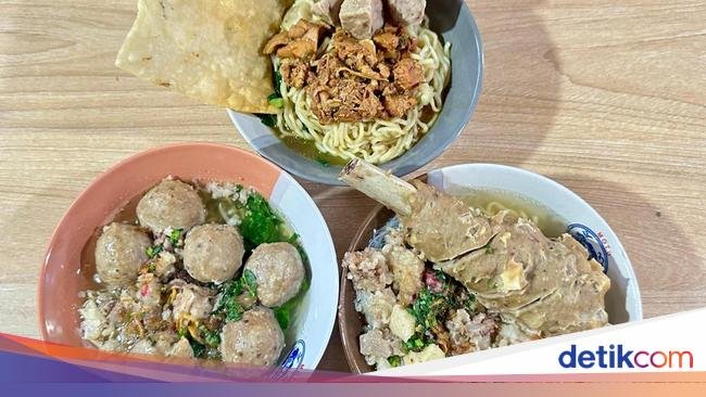 Langganan Anak UI! Mie Ayam dan Bakso Rusuk di Warung Ini Bikin Nagih