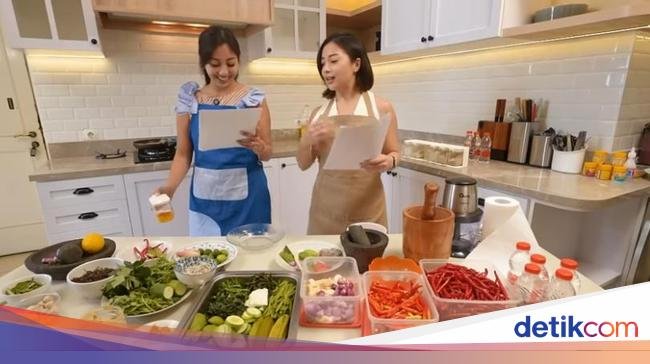 Nikita dan Nona Willy Belajar Masak Sambal, Langsung Bikin Heboh di Dapur!