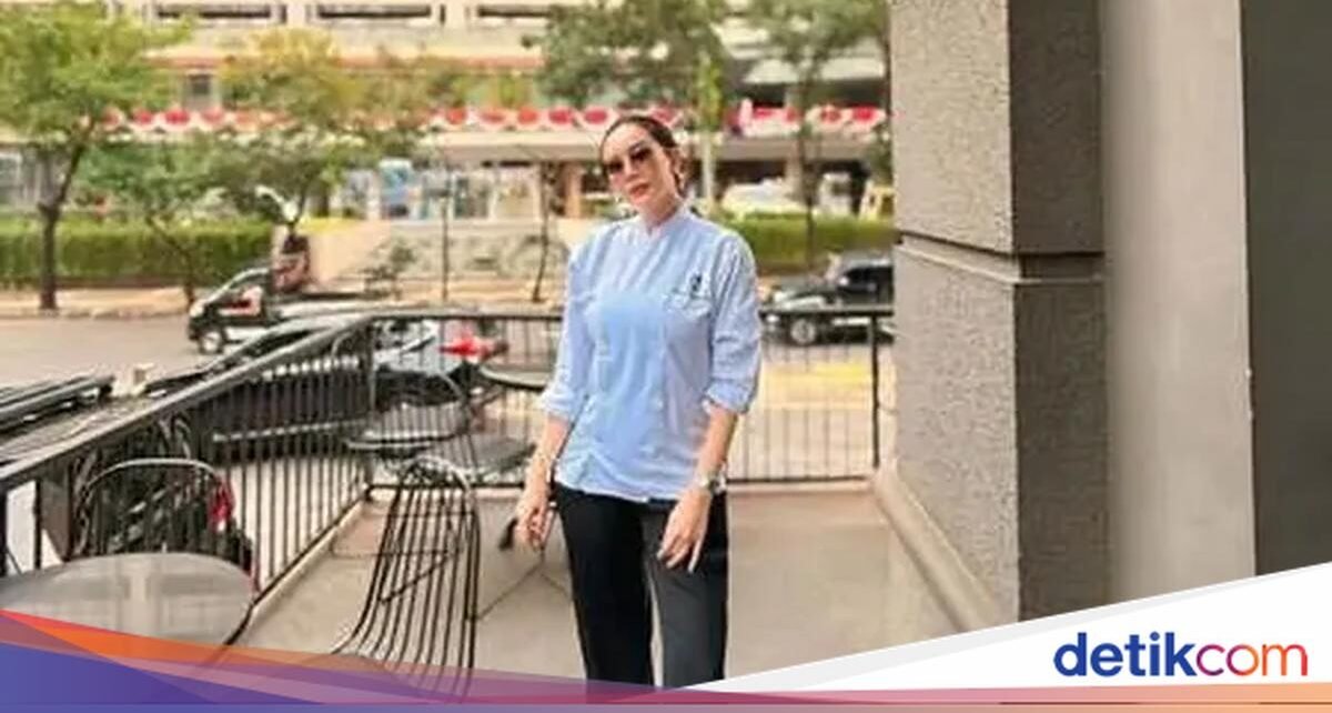 Persis Chef Profesional! Aura Kasih Masak Meatloaf hingga Jambalay