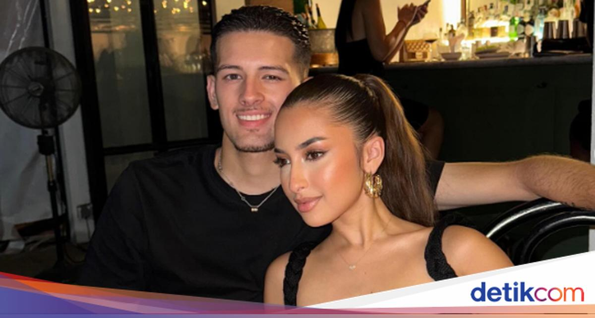 So Sweet! Jennifer Coppen Masak Ayam Panggang Untuk Justin Hubner