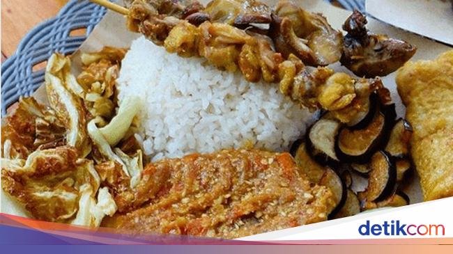 Netizen Malaysia Protes Harga Ayam Gepuk dan Ayam Penyet Makin Mahal