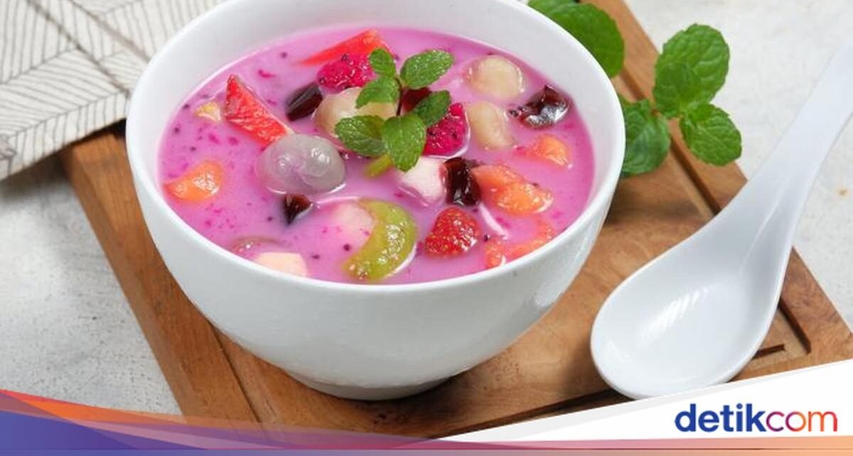 Segar dan Simpel! Begini 4 Cara Bikin Es Buah Favorit Keluarga