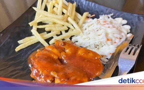 5 Steak Kaki Lima Milik Mantan Chef, Harganya Mulai Rp 12 Ribu Saja!