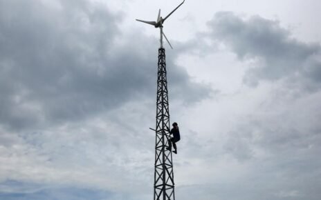 Pemerintah Targetkan 42,1 GW Tambahan Listrik 2025-2034 dari EBT