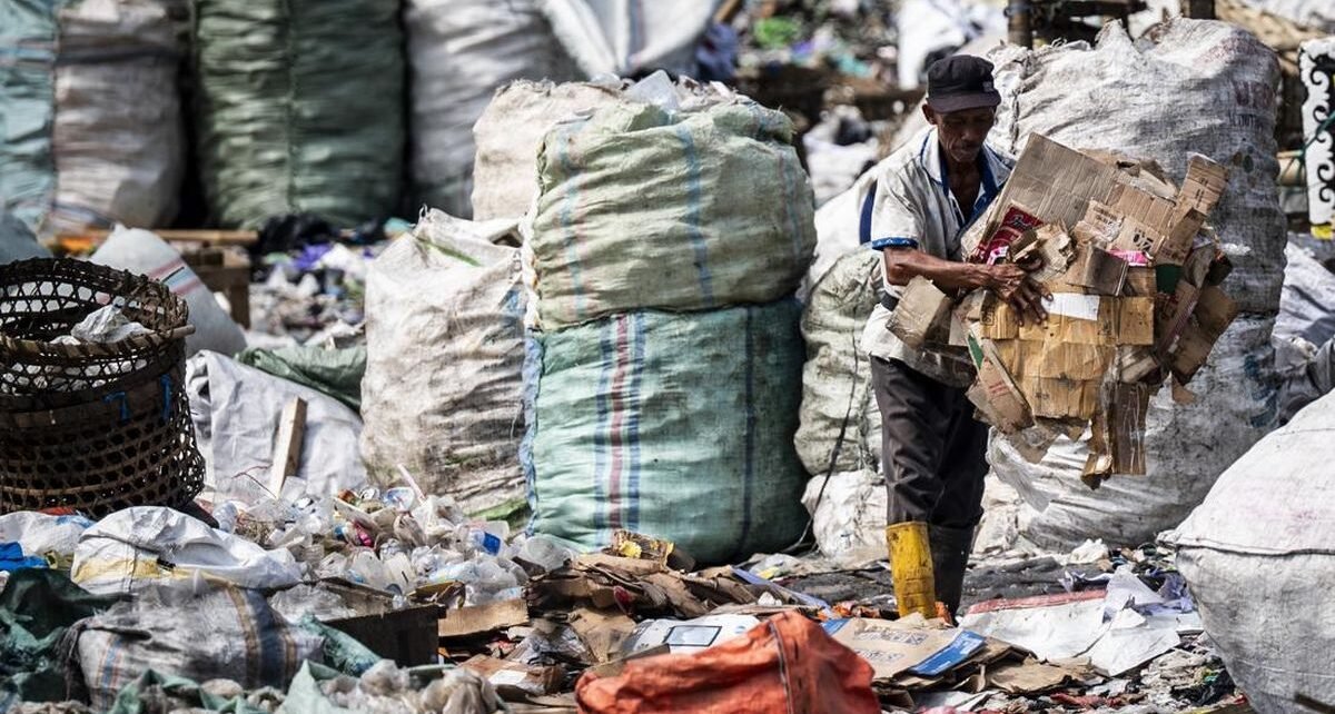 Prabowo Terbitkan Perpres Pengelolaan Sampah Jadi Listrik hingga BBM