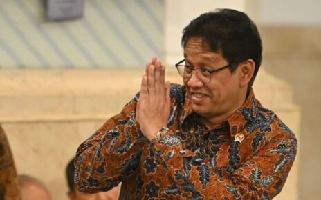 Purbaya Tak Saling Sapa dengan Luhut di Istana: Kan Duduknya Jauh