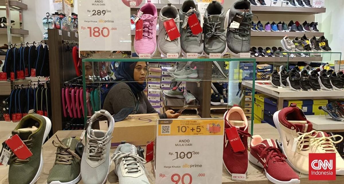 Sepatu-Sandal Anak hingga Dewasa Diskon di Transmart Full Day Sale
