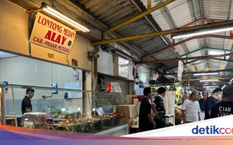 Lontong Medan Alay di Pasar Puri Pertahankan Cita Rasa Legendaris Sejak 1970
