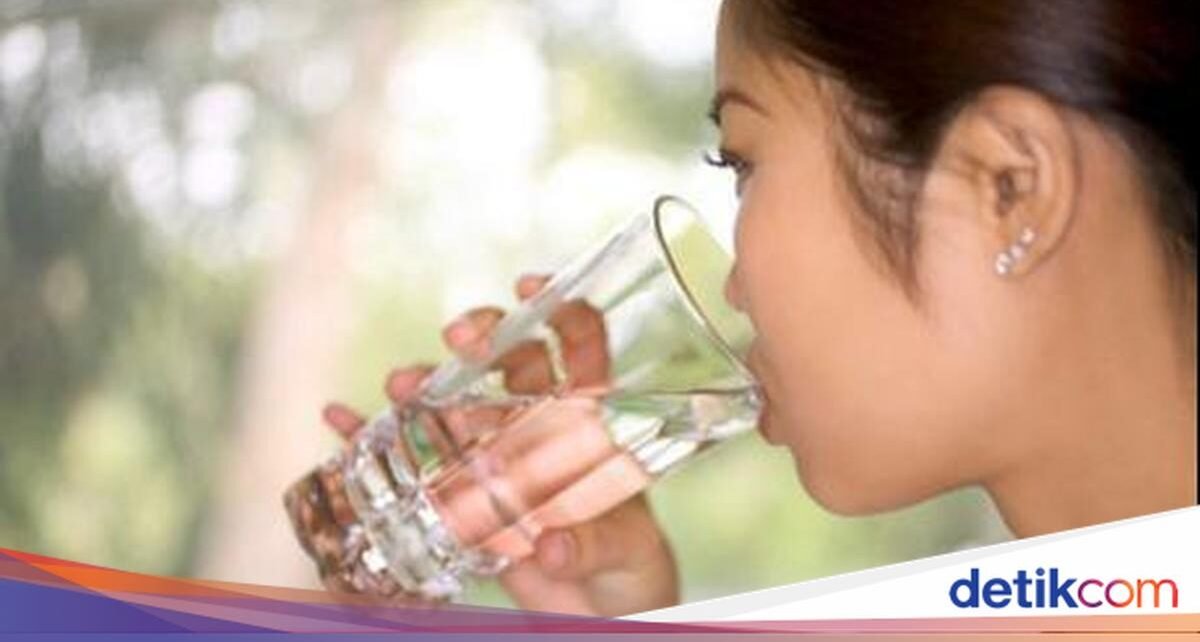 Tak Hanya Air Mineral, Ini 7 Jenis Air Minum yang Aman Dikonsumsi