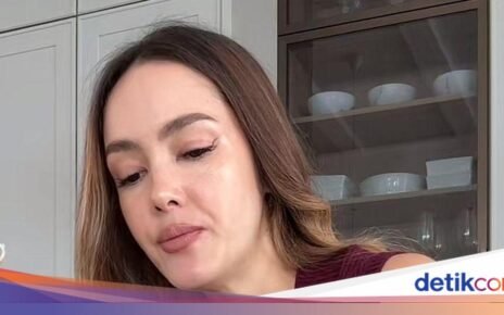 Cathy Sharon Nikmat Makan Nasi Padang, Netizen: Berasa Ilegal Lihatnya
