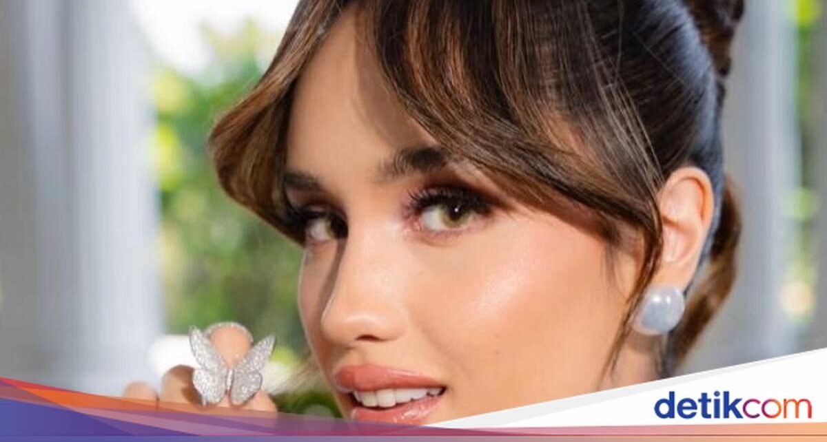 Aksi Cinta Laura Masak 'Shodow' dan Sambal Leunca Pakai 'Cowbek'
