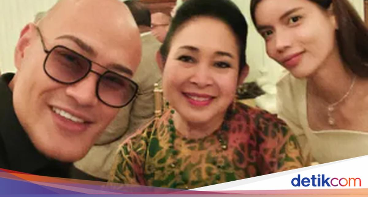 Momen Deddy Corbuzier Ajak Sabrina Chairunnisa Makan Bersama Keluarga