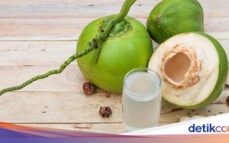 Air Kelapa Bisa Jadi Lebih Bermanfaat Kalau Diminum di 4 Waktu Ini