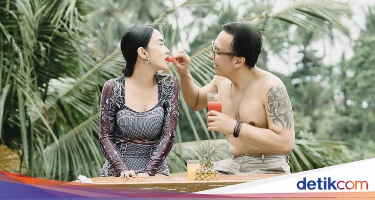 Intip Keseruan Ari Lasso Makan di Restoran bersama Anak-Anaknya