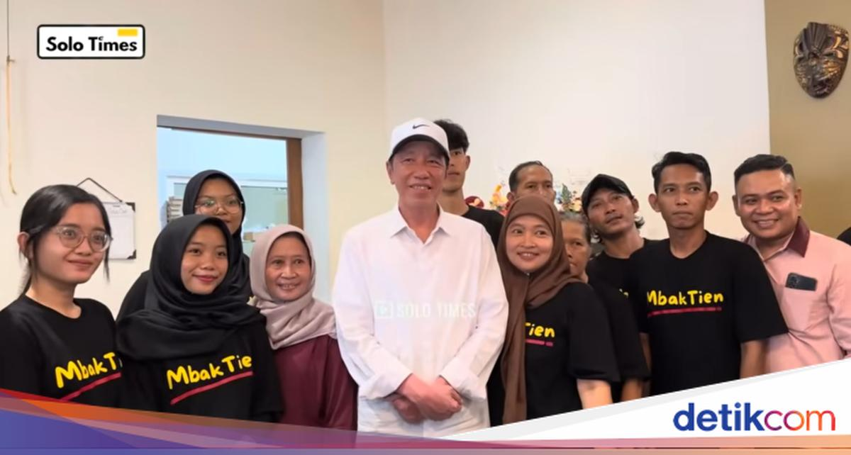 Jokowi Cicip Ayam Goreng Mbak Tien, Resto di Solo Milik sang Besan